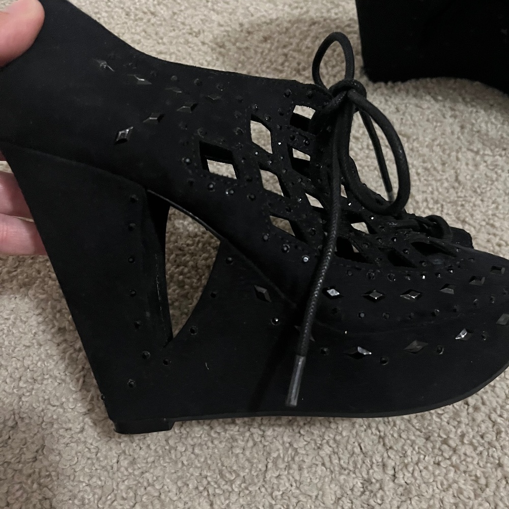 Gianni bini wedge booties